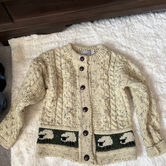 Ireland import ! Kids 4/5. 100% wool button up sweater - Picture 1 of 2